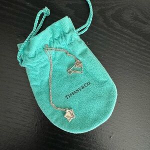 Tiffany solid star pendent necklace